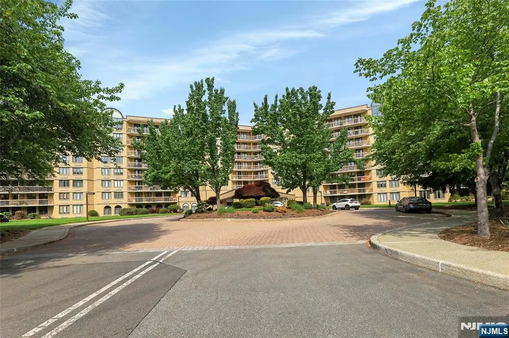 10 Smith Manor Boulevard West Orange NJ 07052