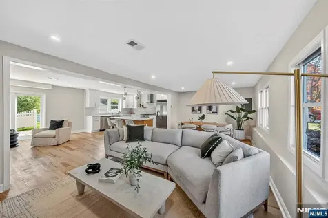 189 Woodland Avenue Westwood NJ 07675