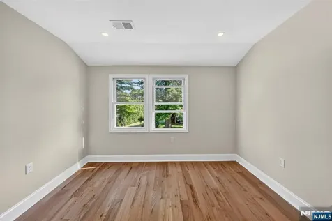 189 Woodland Avenue Westwood NJ 07675