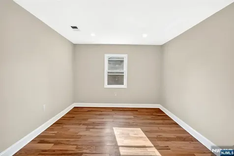189 Woodland Avenue Westwood NJ 07675