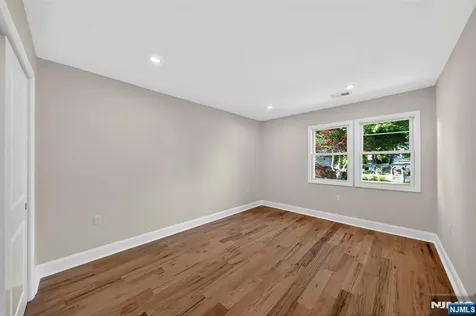 189 Woodland Avenue Westwood NJ 07675