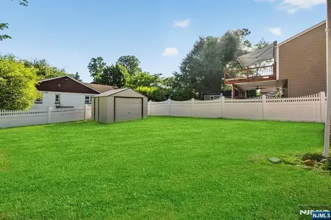 189 Woodland Avenue Westwood NJ 07675