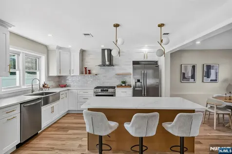 189 Woodland Avenue Westwood NJ 07675