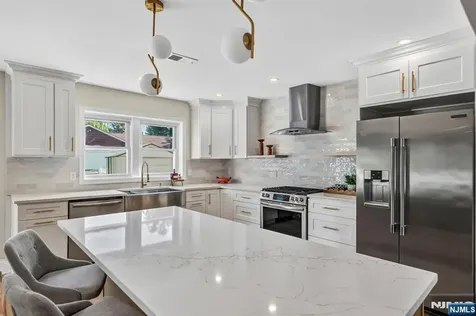 189 Woodland Avenue Westwood NJ 07675