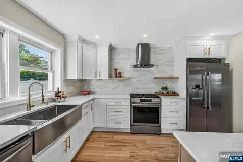 189 Woodland Avenue Westwood NJ 07675
