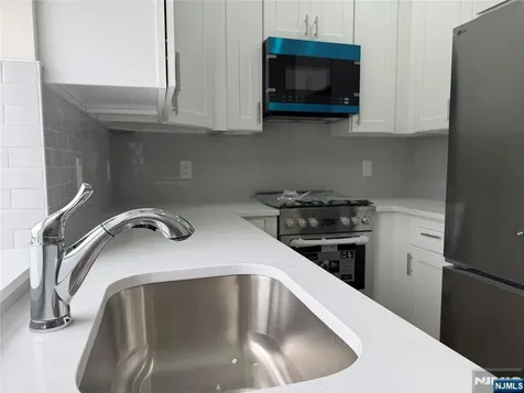 49 Summit Avenue Lyndhurst NJ 07071
