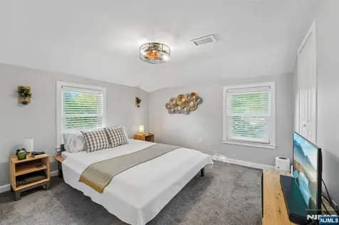 230 Lafayette Place Englewood NJ 07631