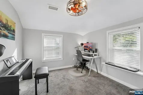 230 Lafayette Place Englewood NJ 07631