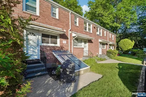 230 Lafayette Place Englewood NJ 07631