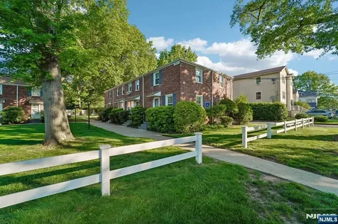 230 Lafayette Place Englewood NJ 07631
