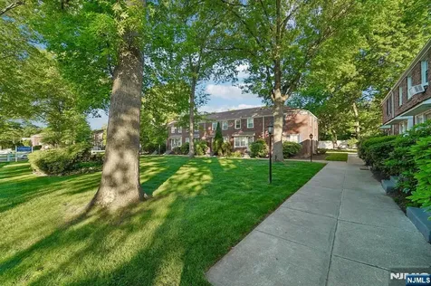 230 Lafayette Place Englewood NJ 07631