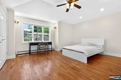 445 7th Street Palisades Park NJ 07650