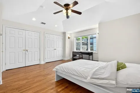 445 7th Street Palisades Park NJ 07650