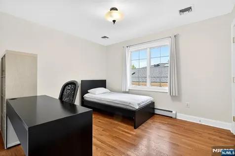 445 7th Street Palisades Park NJ 07650