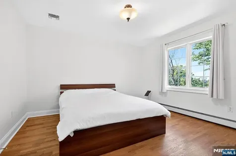 445 7th Street Palisades Park NJ 07650