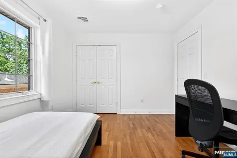 445 7th Street Palisades Park NJ 07650