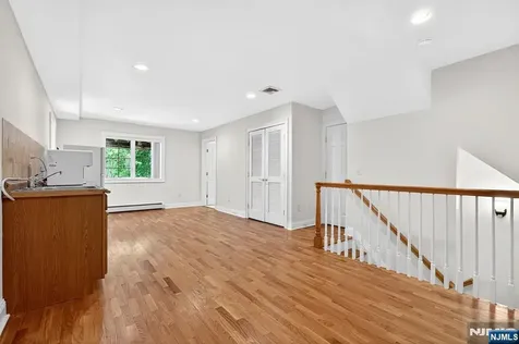 445 7th Street Palisades Park NJ 07650