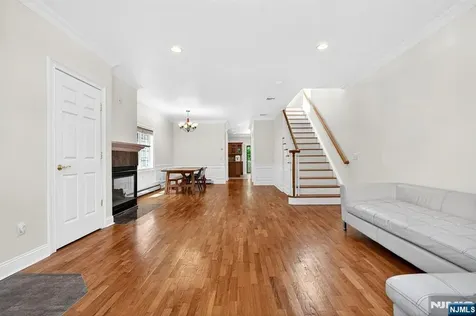 445 7th Street Palisades Park NJ 07650