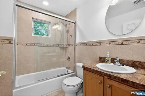445 7th Street Palisades Park NJ 07650