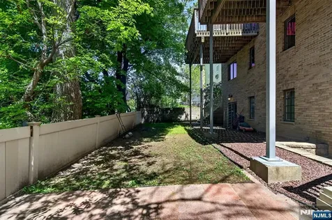 445 7th Street Palisades Park NJ 07650