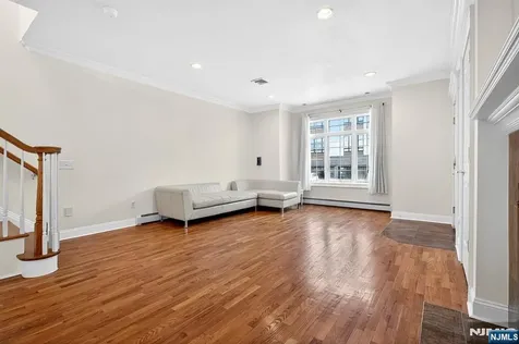 445 7th Street Palisades Park NJ 07650