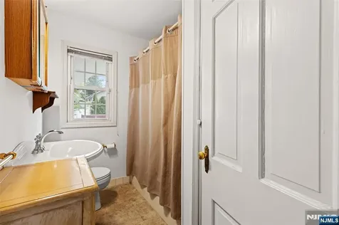 8 Huntting Drive Dumont NJ 07628