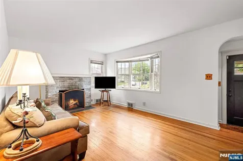 8 Huntting Drive Dumont NJ 07628