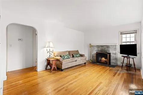 8 Huntting Drive Dumont NJ 07628