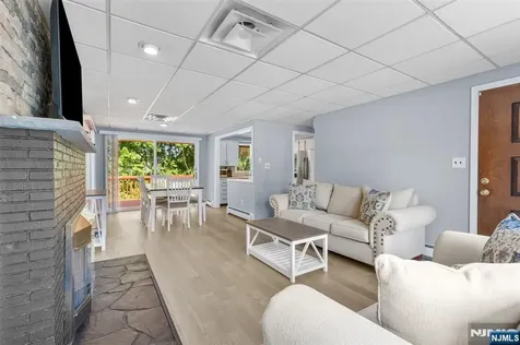 23 Sterling Street Franklin NJ 07416