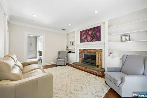 42 Hillside Avenue Upper Saddle River NJ 07458