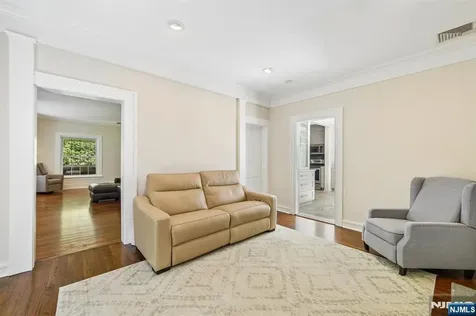 42 Hillside Avenue Upper Saddle River NJ 07458