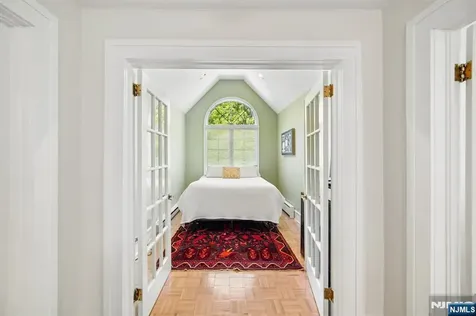 42 Hillside Avenue Upper Saddle River NJ 07458