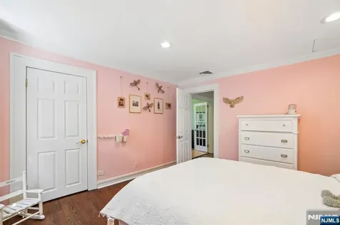 42 Hillside Avenue Upper Saddle River NJ 07458