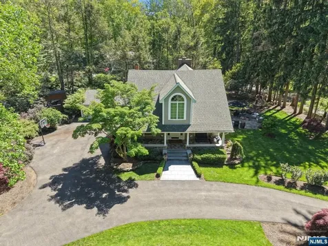 42 Hillside Avenue Upper Saddle River NJ 07458