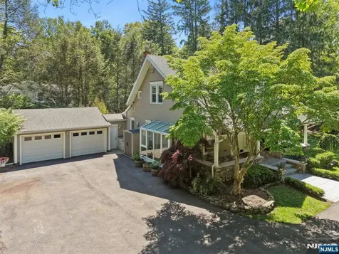 42 Hillside Avenue Upper Saddle River NJ 07458