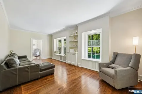 42 Hillside Avenue Upper Saddle River NJ 07458