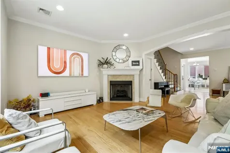 330 New York Avenue Fort Lee NJ 07024