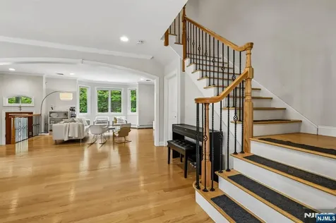 330 New York Avenue Fort Lee NJ 07024
