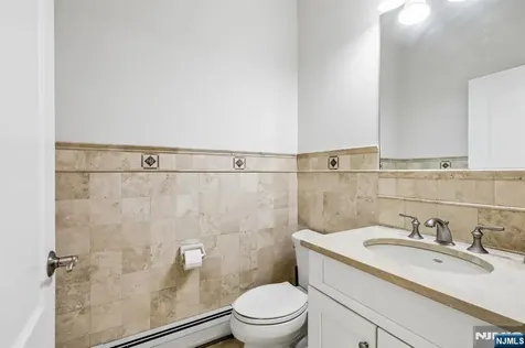 330 New York Avenue Fort Lee NJ 07024