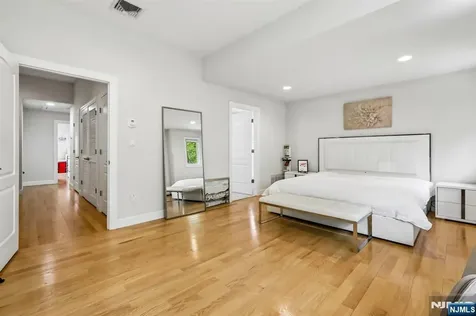 330 New York Avenue Fort Lee NJ 07024