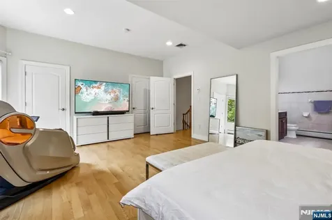 330 New York Avenue Fort Lee NJ 07024