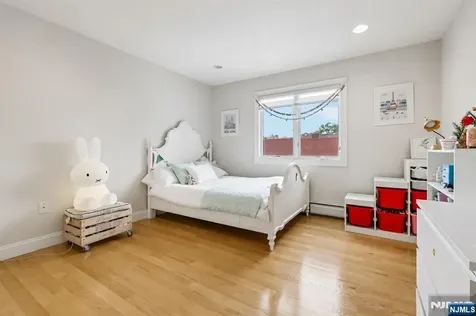 330 New York Avenue Fort Lee NJ 07024