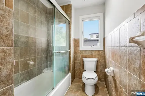 330 New York Avenue Fort Lee NJ 07024
