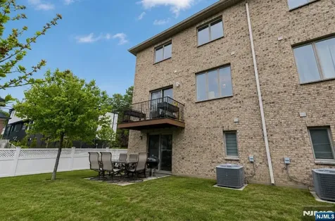 330 New York Avenue Fort Lee NJ 07024