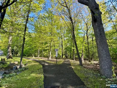 330 New York Avenue Fort Lee NJ 07024