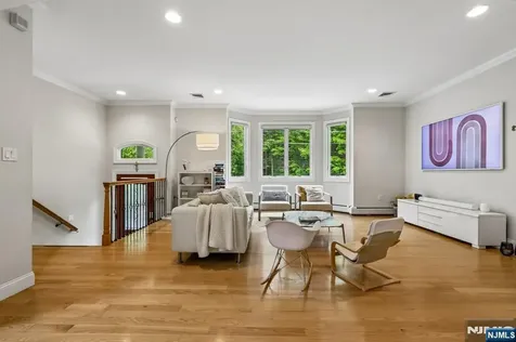 330 New York Avenue Fort Lee NJ 07024
