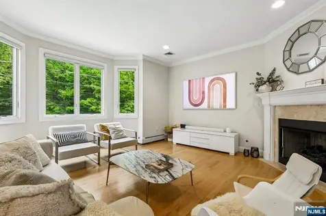 330 New York Avenue Fort Lee NJ 07024