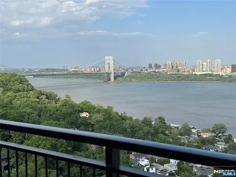 4 Horizon Road Fort Lee NJ 07024