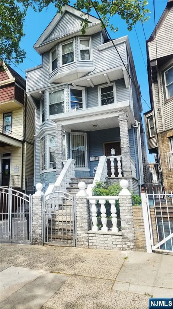 324 Clifton Avenue Newark NJ 07104