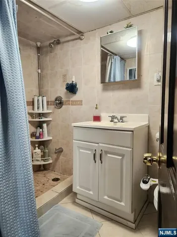 324 Clifton Avenue Newark NJ 07104